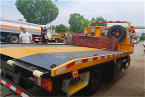 马桥镇附近拖车电话号码服务